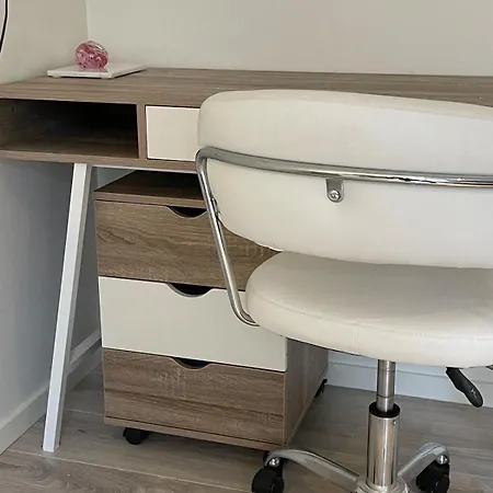 Bright Modern - Prime Location Apartment Alesund